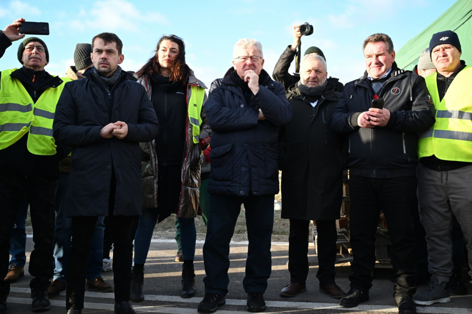 W Medyce minister rolnictwa rozmawia z protestującymi rolnikami