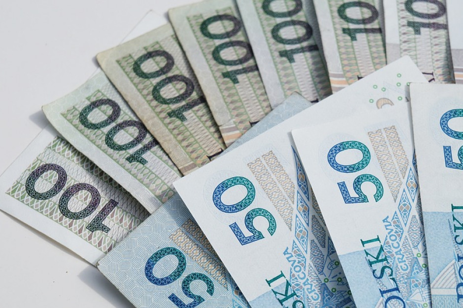GUS podaje, że w I półroczu tego roku pensje wzrosły we wszystkich województwach. Fot. Pixabay.com