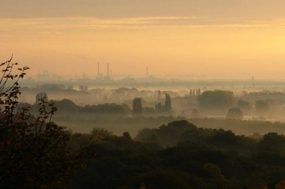 W yniki zbiorczej oceny jakości powietrza za 2015 r. wskakują na utrzymanie pozytywnego spadkowego trendu (fot.fotolia) W yniki zbiorczej oceny jakości powietrza za 2015 r. wskakują na utrzymanie pozytywnego spadkowego trendu (fot.fotolia)