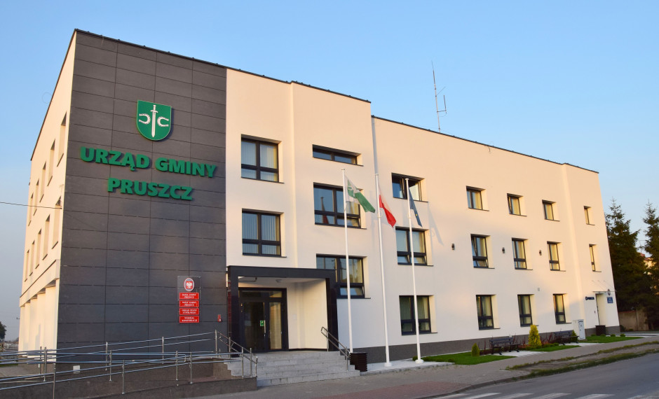 Termomodernizacja Urzędu Gminy i szkół podstawowych w Pruszczu