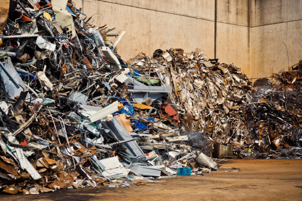 W powiecie legionowskim ma powstać największe w Polsce składowisko odpadów (fot. pixabay)
