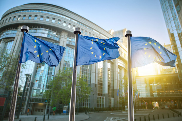 W nocy poniedziałku na wtorek w Brukseli zakończył się trwający od piątkowego poranka szczyt unijny ws. budżetu UE (fot. Shutterstock)