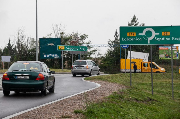 W Więcborku (pow. sępoleński) 14 sierpnia odbyło się otwarcie nowe ronda na skrzyżowaniu dwóch dróg wojewódzkich (fot. www.kujawsko-pomorskie.pl)