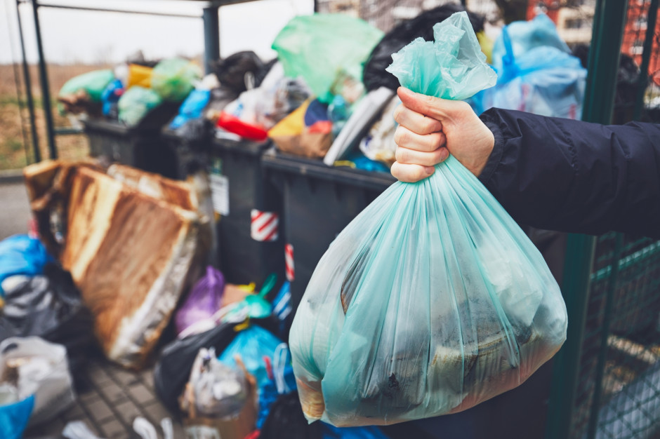 Opłata za odbiór i wywóz odpadów w Świnoujściu wzrasta od początku kwietnia o 27 proc. (fot. shutterstock) Opłata za odbiór i wywóz odpadów w Świnoujściu wzrasta od początku kwietnia o 27 proc. (fot. shutterstock)