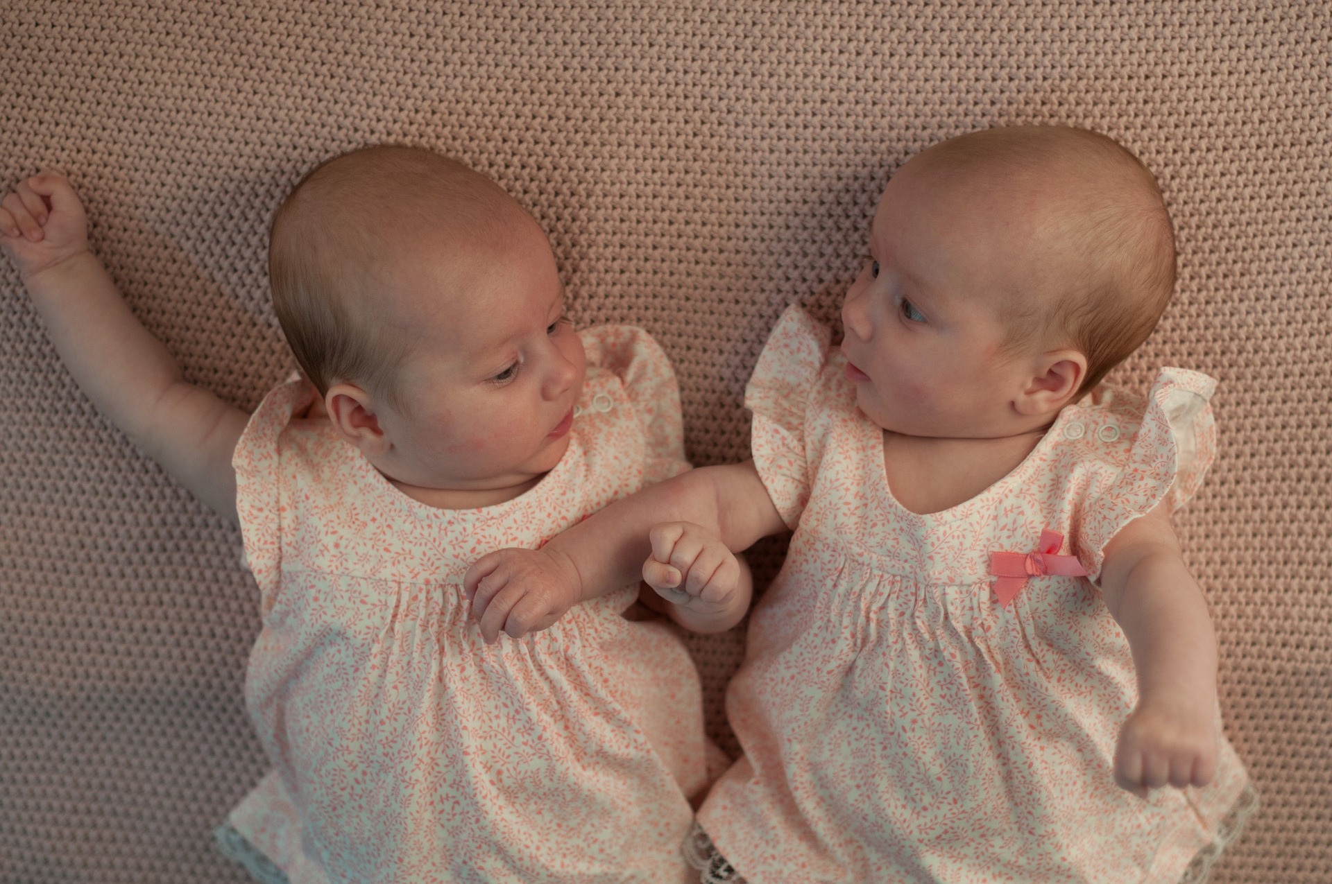 Bardzo wyraźnie wzrosła częstość posiadania dwojga i trojga dzieci (fot.pixabay)