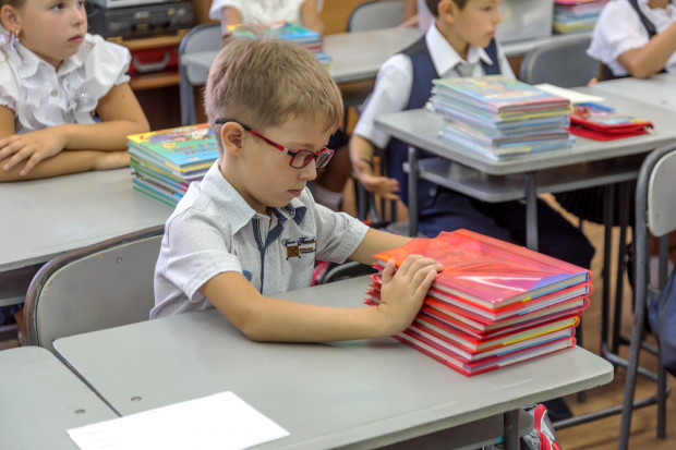 Polskie szkoły są gotowe na przyjęcie dzieci z Ukrainy. Mozliwości są duże. (fot. Shutterstok).