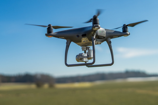 Prawdopodobnie miasta będą jednymi z głównych odbiorców wykorzystujących drony do różnego rodzaju działań (fot. Pixabay)