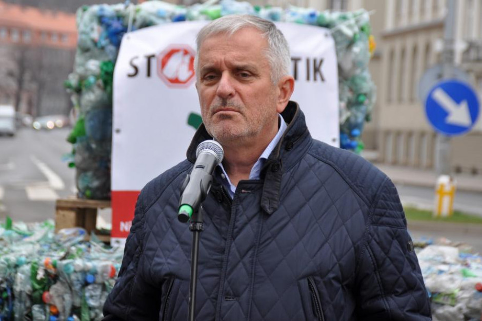Prezydent Wałbrzycha, Roman Szełemej zapowiada zero tolerancji dla plastiku (fot. UMW)