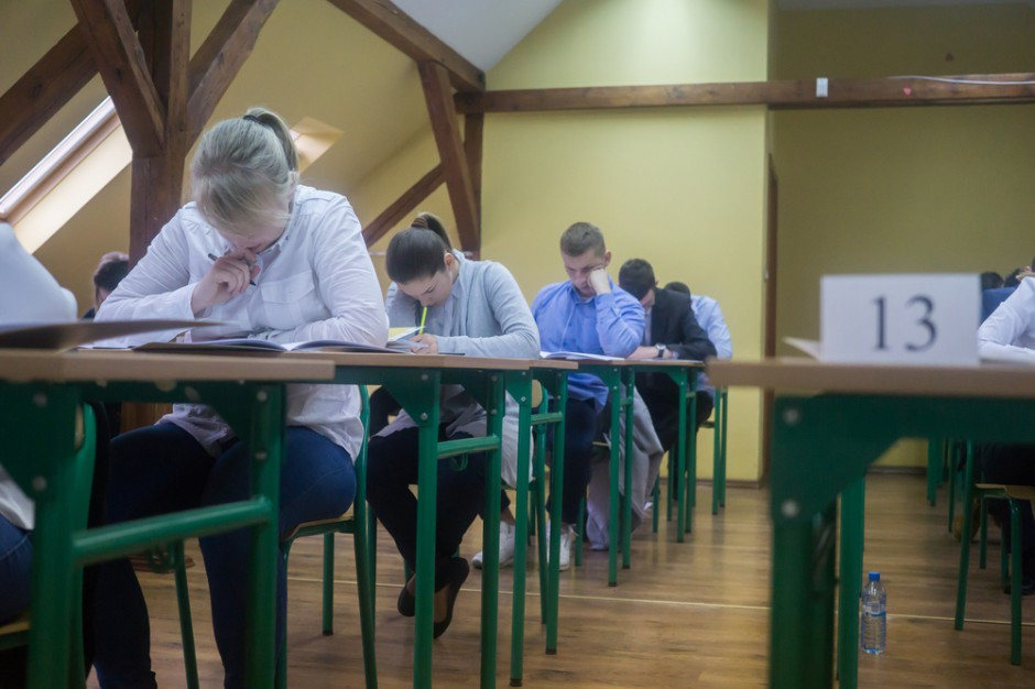 W 2023 r., po raz pierwszy od wdrożenia reformy, zostanie przeprowadzony egzamin maturalny dla absolwentów 4-letniego liceum ogólnokształcącego (Fot. Shutterstock)