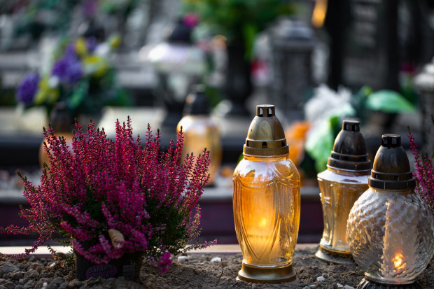W Przemyślu cmentarze są otwarte. (Fot. Shutterstock)