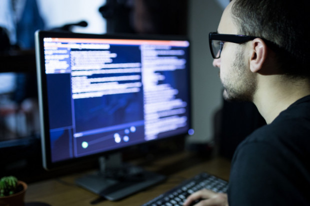 Instytucje infrastruktury krytycznej są przygotowane na cyberataki - zapewnia pełnomocnik rządu ds. cyberbezpieczeństwa (Fot. Shutterstock.com)