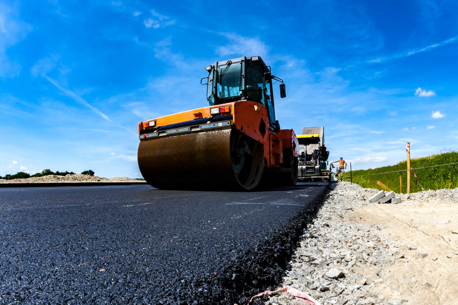 Większość wniosków o wsparcie z Programu Inwestycji Strategicznych dotyczy budowy dróg (fot. Shutterstock).
