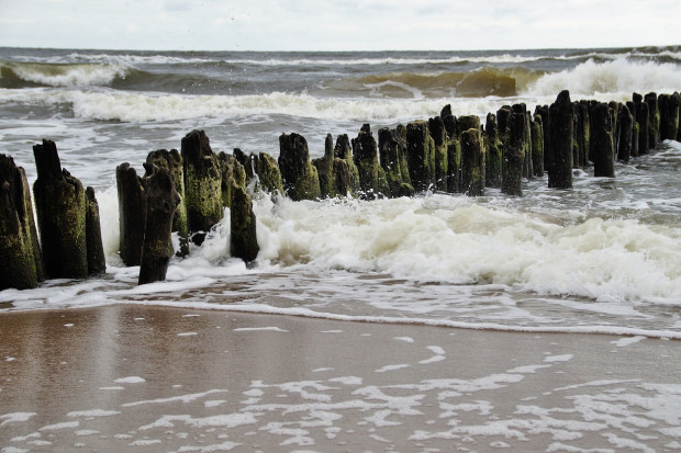 W Brzeźnie poszerzono plażę z 10 do 75 metrów. (Fot. Pixabay/ilustracyjne)