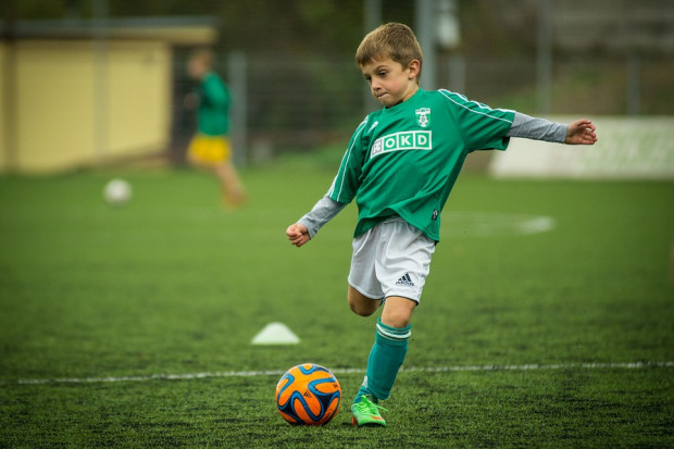 Mężczyźni stanowią 94,2 proc. ćwiczących piłkę nożną w Polsce (Fot. pixabay)