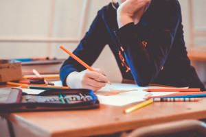 Świadczenie kompensacyjne może okazać się jedyną alternatywą dla nauczycieli, chcących odejść na wcześniejszą emeryturę (fot. Shutterstock).