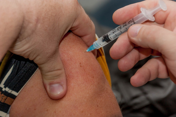 Działania samorządów pozwalają na upowszechnienie szczepień przeciwko grypie (fot. pixabay.com)