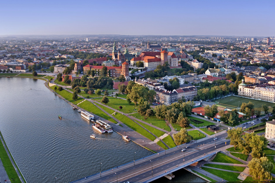 Krakowscy radni przyjęli w środę budżet miasta na przyszły rok (Fot. Shutterstock.com)