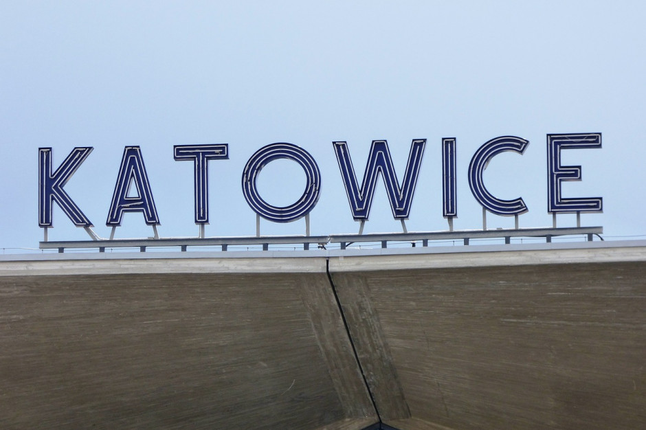 Obecnie w Katowicach obowiązuje kilkanaście stref tego typu - m.in. obejmujących fragmenty dzielnic i osiedli Kostuchna, Ligota, Podlesie, Piotrowice, Janów, Zawodzie czy Witosa. (fot. pixabay.com)