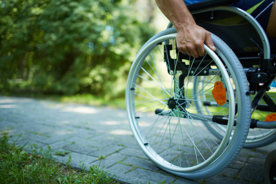 Samorządy mogą już składać wnioski m.in. w programie asystencji osobistej osoby niepełnosprawnej i opieki wytchnieniowej (Fot. Shutterstock.com)