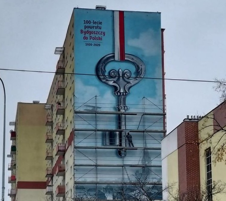 Mural powstał na szczytowej ścianie budynku przy ul. Karpackiej 39 na Wzgórzu Wolności (fot. UMB)