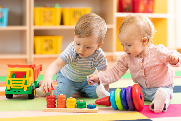 Rodzina 500 plus: rodzice złożyli ponad 2,5 mln wniosków obejmujących ponad 4 mln dzieci (Fot. Shutterstock.com)