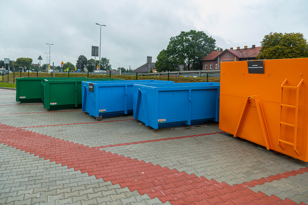 Samorządy mogły otrzymać dofinansowanie na budowę Punktów Selektywnego Zbierania Odpadów Komunalnych (fot. kocmyrzow-luborzyca.ug.gov.pl)