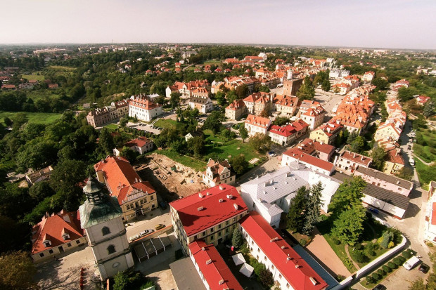 Opłata klimatyczna w Sandomierzu wynosi 2 zł za dobę. Władze miasta chcą ją uchylić (fot. wikipedia.org/Piotr Tomaszewski)