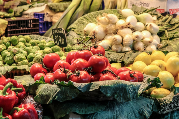 Na targowiskach można kupić m.in. świeże owoce i warzywa (Fot. Pixabay)
