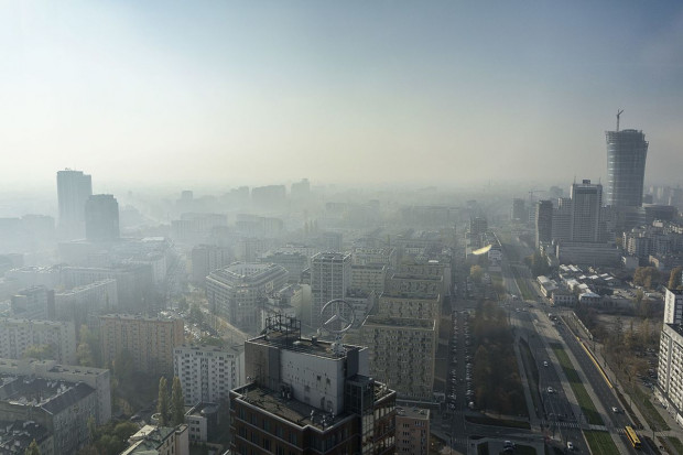 Smog nad Warszawą (Fot. wikimedia.org/Radek Kołakowski/CC BY 2.0)