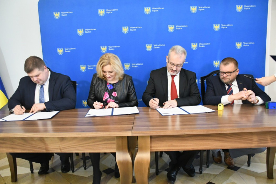 Z pieniędzy skorzystają gminy: Wręczyca Wielka, Szczekociny, Psary, Przystajń i Kroczyce, a także powiat cieszyński (fot. slaskie.pl) Z pieniędzy skorzystają gminy: Wręczyca Wielka, Szczekociny, Psary, Przystajń i Kroczyce, a także powiat cieszyński (fot. slaskie.pl)