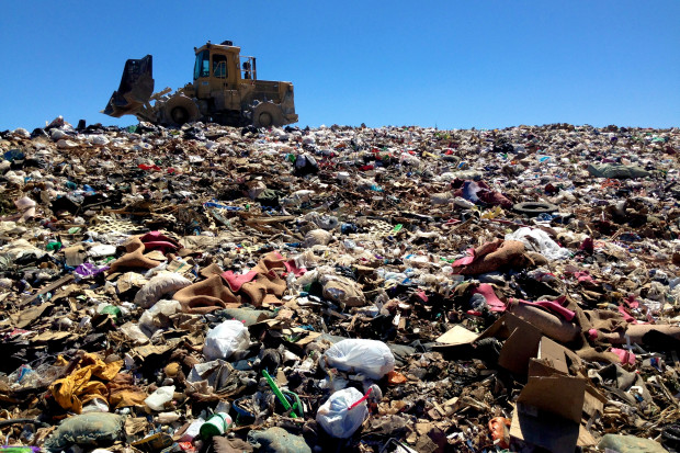 Rząd nie zrobił prawie nic, żeby zatrzymać import śmieci z całego świata - powiedział Dariusz Joński  (fot. pxhere.com)