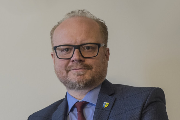 Burmistrz Milanówka Piotr Remiszewski (fot. milanowek.pl)