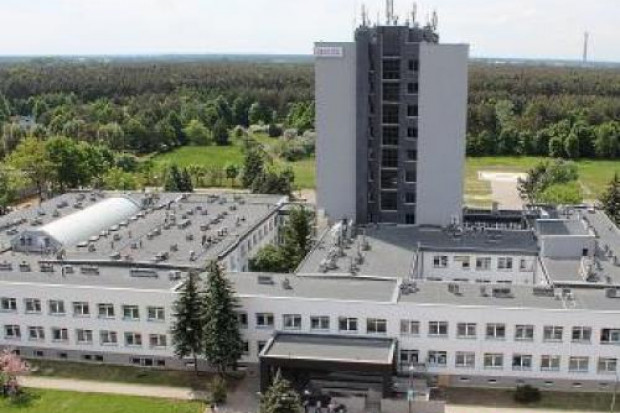 Pielęgniarka opiekowała się 57-letnią kobietą, gdy ta przebywała na oddziale internistycznym (fot.powiat.poznan.pl)