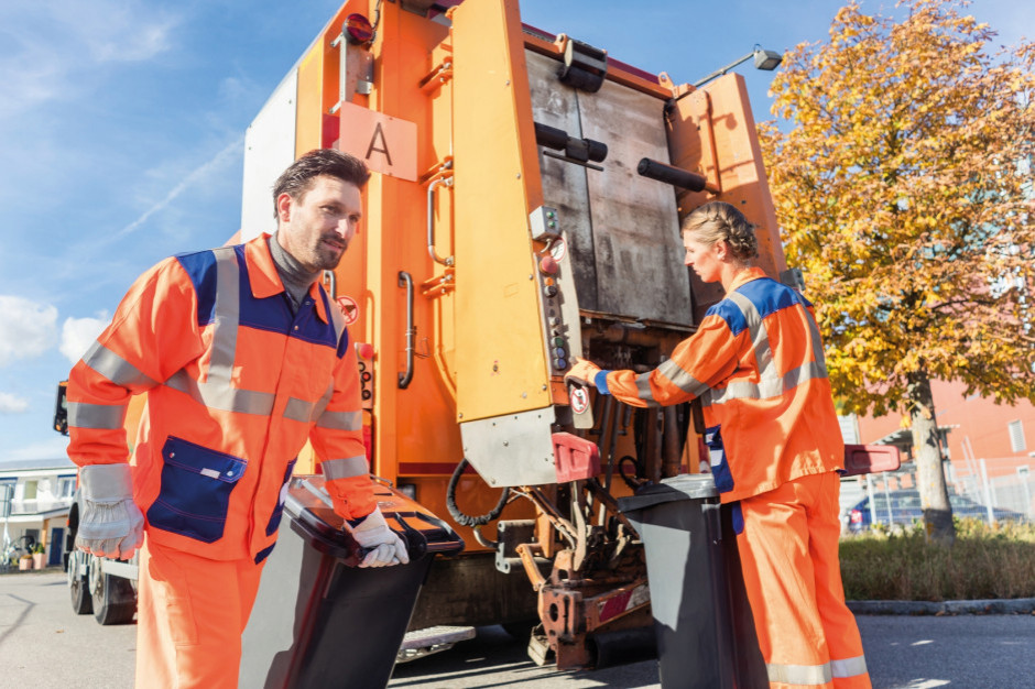 ZMP postuluje m.in. o objęcie mechanizmami wsparcia spółek komunalnych, które odbierają odpady(fot. Fotolia) ZMP postuluje m.in. o objęcie mechanizmami wsparcia spółek komunalnych, które odbierają odpady(fot. Fotolia)