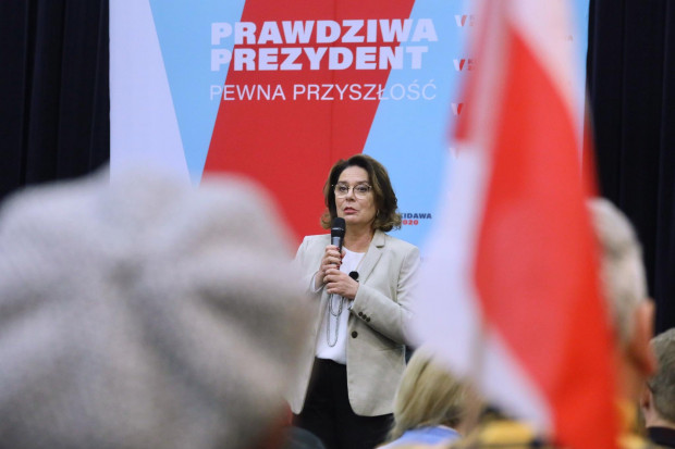Podsumowując dyskusję Kidawa-Błońska podkreślała, że jest już "najwyższy czas" by rząd przedstawił plany pomocy przedsiębiorcom i utrzymania miejsc pracy (fot. Kidawa-Błońska/twitter)