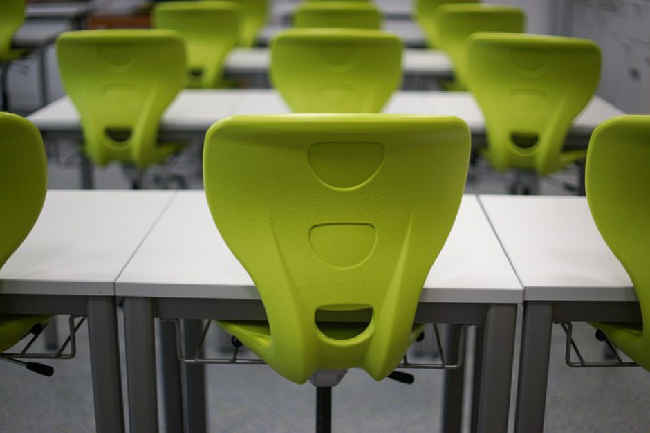 W każdej szkole jest wewnątrzszkolny system oceniania, według którego nauczyciele oceniają uczniów - mówi Piontkowski (fot.pixabay) Automatycznej promocji uczniów do następnych klas nie będzie