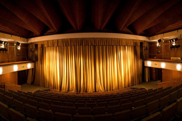 Otwarcie kin i teatrów będzie możliwe dopiero w IV etapie odmrażania gospodarki (fot. teatr-zydowski.art.pl)