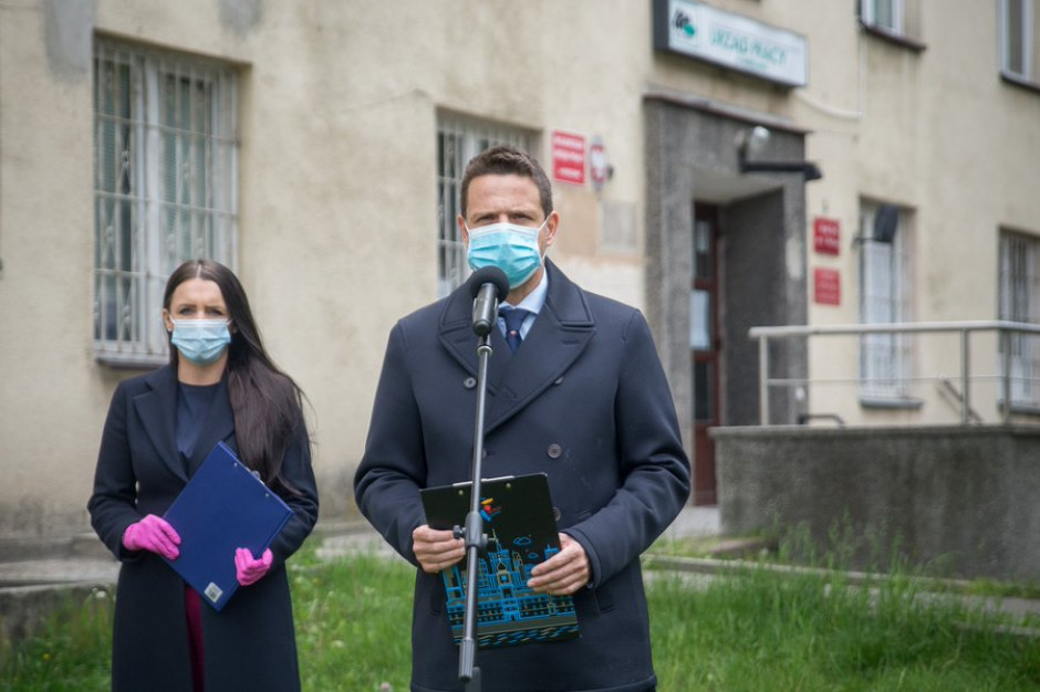 W ocenie MJN, Trzaskowski nie zrealizował m.in. zapowiedzi ws. miejskiego planu dla klimatu. (fot. https://twitter.com/trzaskowski) W ocenie MJN, Trzaskowski nie zrealizował m.in. zapowiedzi ws. miejskiego planu dla klimatu. (fot. https://twitter.com/trzaskowski)