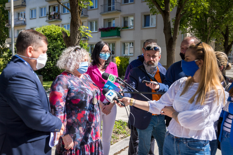 Dołożyliśmy do 2 mln zł kolejne 1,3 mln zł - powiedział prezydent Gorzowa Wielkopolskiego Jacek Wójcicki (fot. gorzow.pl) Dołożyliśmy do 2 mln zł kolejne 1,3 mln zł - powiedział prezydent Gorzowa Wielkopolskiego Jacek Wójcicki (fot. gorzow.pl)