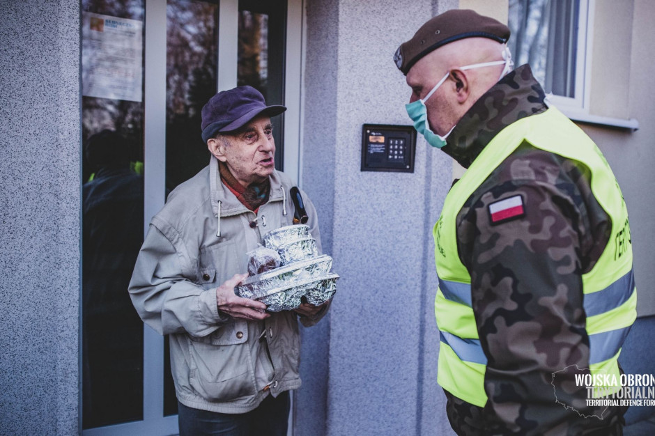 W pomoc dla mieszkańców Świętokrzyskiego było zaangażowane pond tysiąc terytorialsów (fot. WOT) W pomoc dla mieszkańców Świętokrzyskiego było zaangażowane pond tysiąc terytorialsów (fot. WOT)