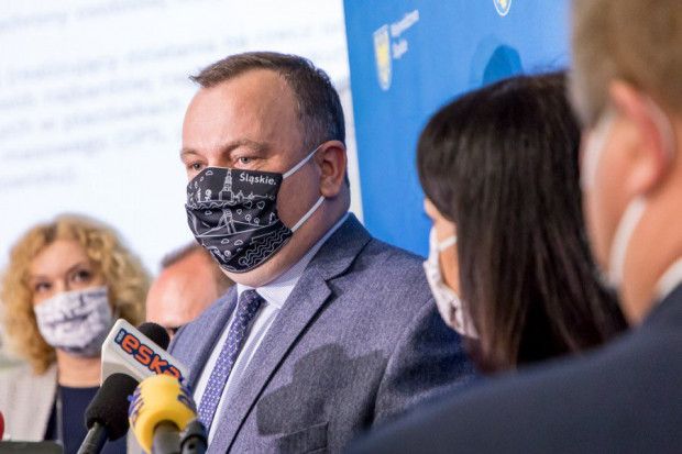 Marszałek Chełstowski na czas izolacji będzie przebywał w Urzędzie Marszałkowskim (fot. twitter.com/PrasoweSlaskie)