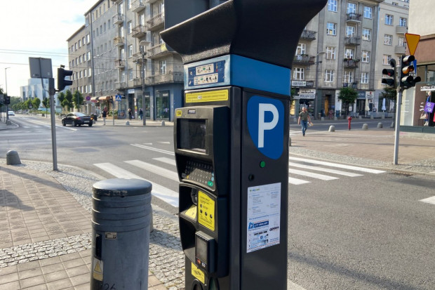 Od 1 lipca zmienia się wysokość opłaty dodatkowej za nie uiszczenie opłaty za postój w Strefie Płatnego Parkowania.  (fot. ZDiZ Gdynia)