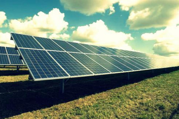 Dzierżoniów chce inwestować w energetykę słoneczną (fot. pixabay)