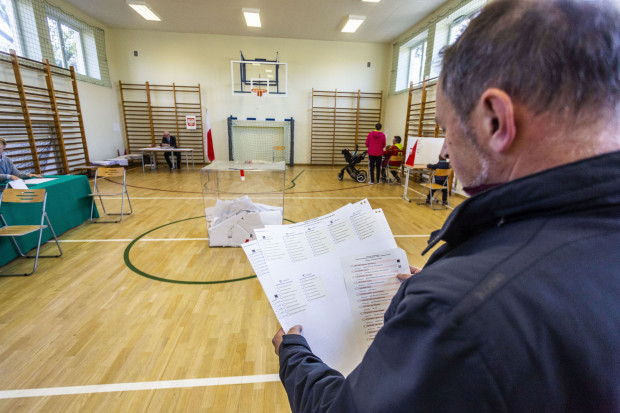 Wiele lokali wyborczych mieści się w placówkach oświatowych (fot. PTWP)