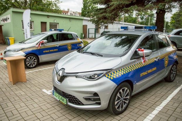 Z nowych radiowozów będą korzystać strażnicy z sekcji kontroli odpadów (fot. Dominik Paszliński/www.gdansk.pl)