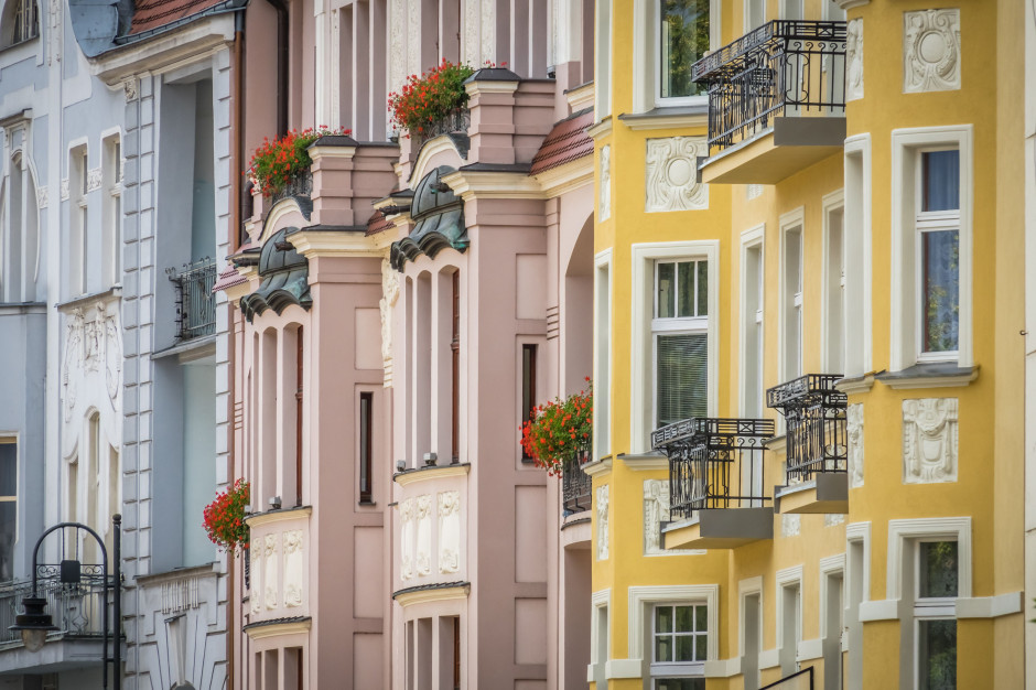 Przyjęto m.in. poprawkę, która umożliwia lokatorom bycie stroną w postępowaniu przed komisją weryfikacyjną (fot. shutterstock) Przyjęto m.in. poprawkę, która umożliwia lokatorom bycie stroną w postępowaniu przed komisją weryfikacyjną (fot. shutterstock)