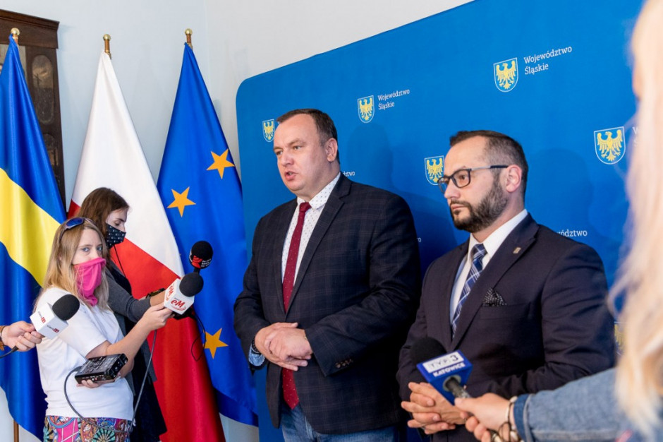 Marszałek Województwa Śląskiego wraz z Regionalną Izbą Gospodarczą w Katowicach uruchamiają bezpłatne porady eksperckie dla przedsiębiorców (Fot. Tomasz Żak/UMWS) Marszałek Województwa Śląskiego wraz z Regionalną Izbą Gospodarczą w Katowicach uruchamiają bezpłatne porady eksperckie dla przedsiębiorców (Fot. Tomasz Żak/UMWS)