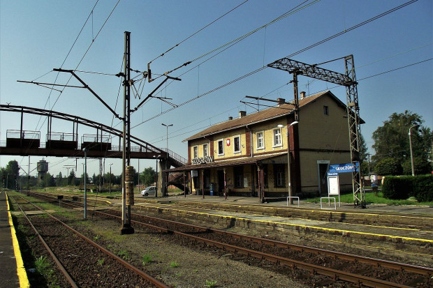 Prace na stacji Skoczów to element remontu 41-kilometrowego odcinka do Wisły Głębiec i odbudowy połączenia Goleszowa do Cieszyna (fot. Gaj777/commons.wikimedia.org)