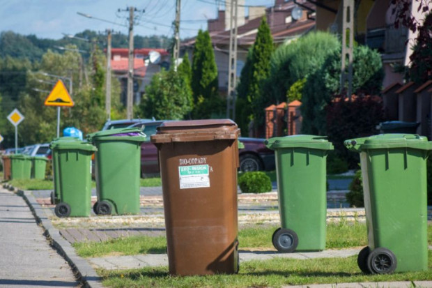 Kolejna gmina podnosi opłaty za odpady (fot. pixabay)