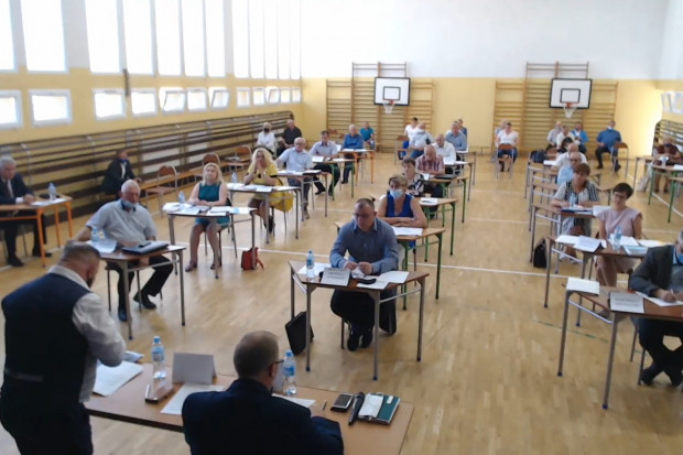 Drobińscy radni przyjęli stanowisko podczas XX sesji 20 sierpnia 2020 r. (Fot. Youtube)